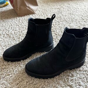 **THURSDAY** Black Everyday Boot